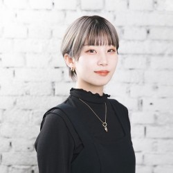 石田 詩乃